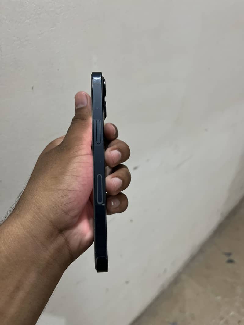 Apple iPhone 13 3