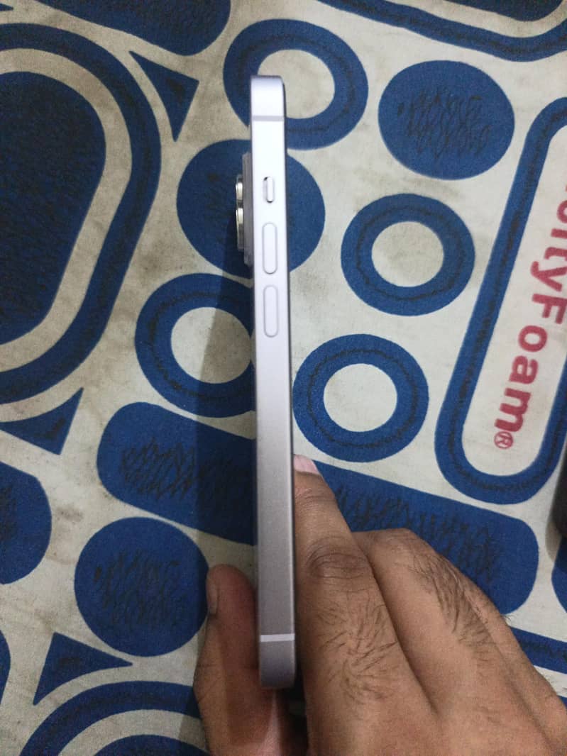 Apple iPhone 14 2
