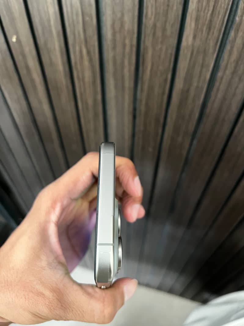 Apple iPhone 15 Pro Max 1