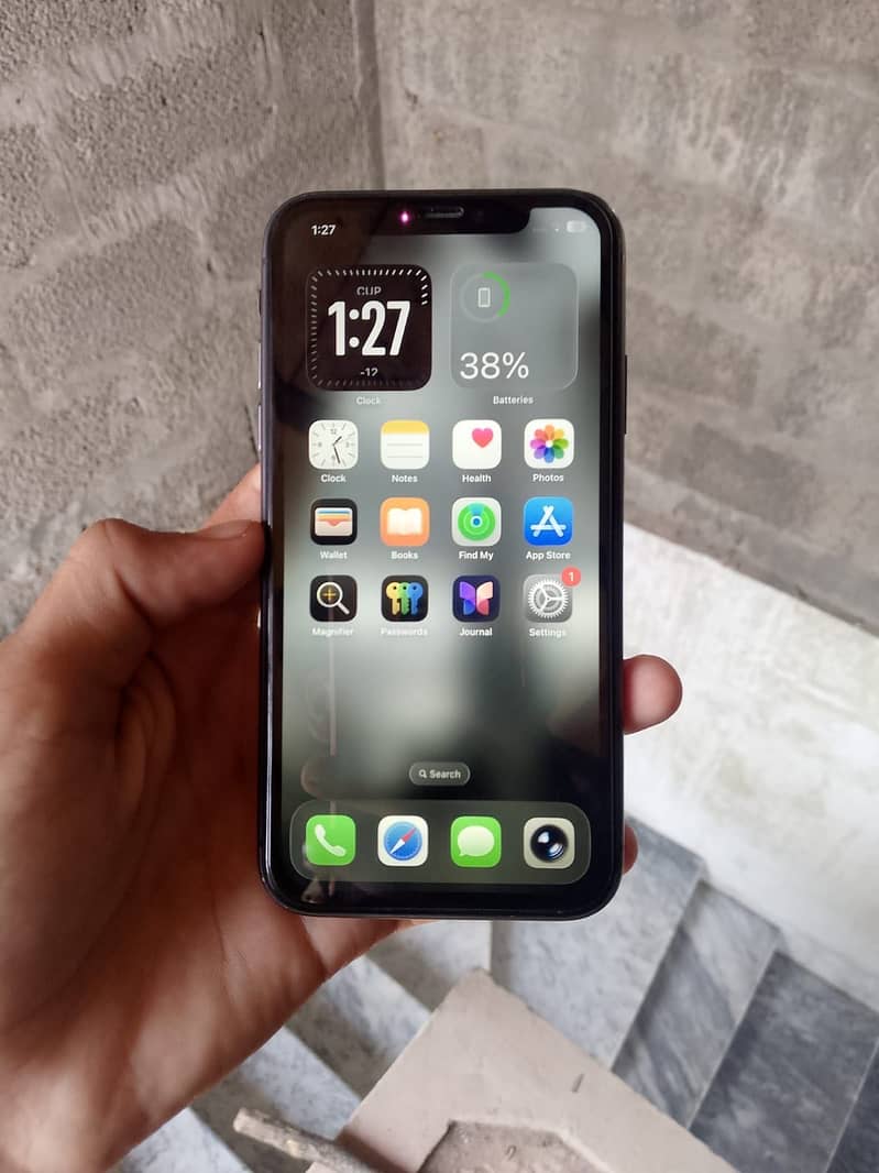 Apple iPhone 11 4