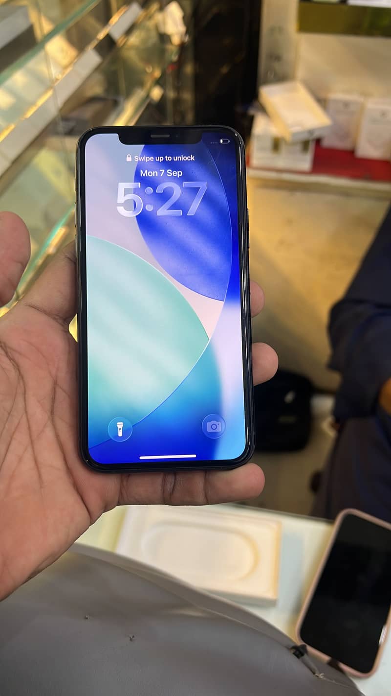 Apple iPhone 11 Pro 1