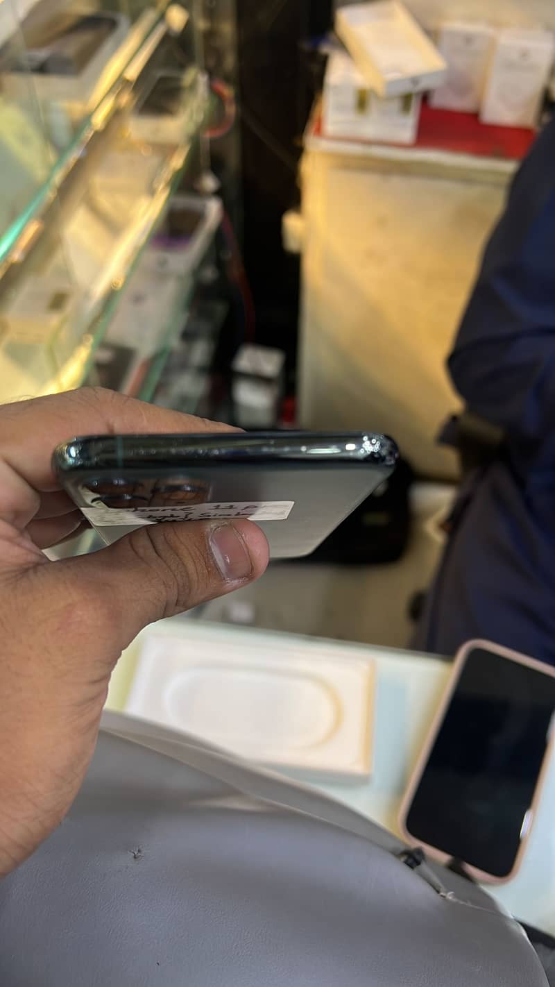 Apple iPhone 11 Pro 2