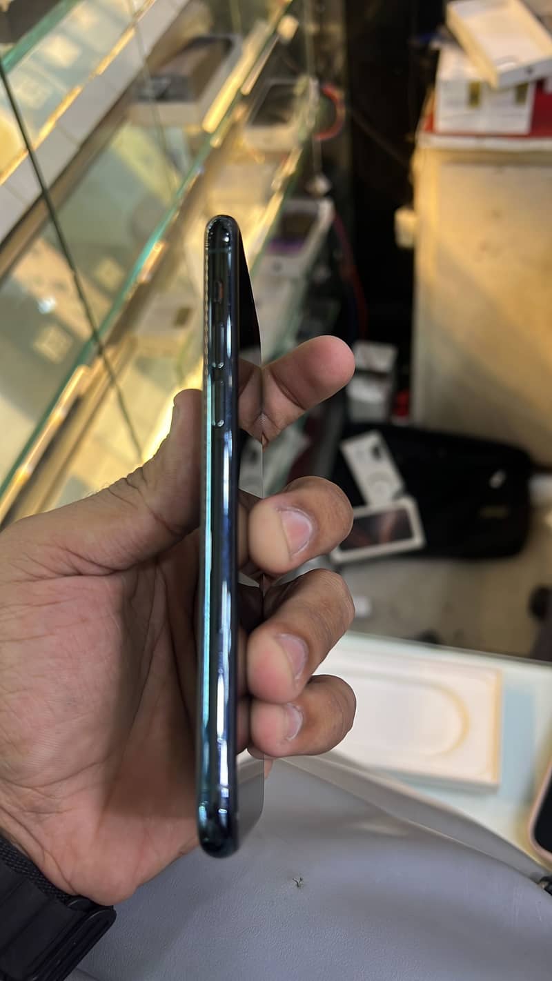 Apple iPhone 11 Pro 3