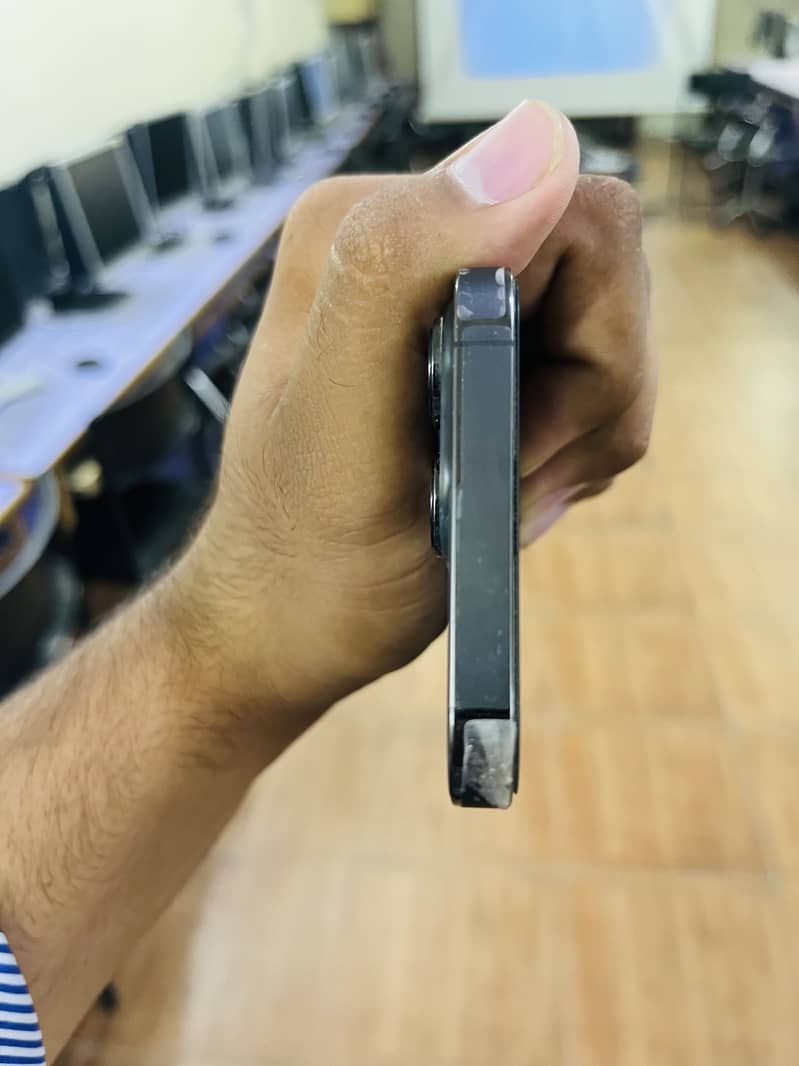 Apple iPhone 13 Pro 0