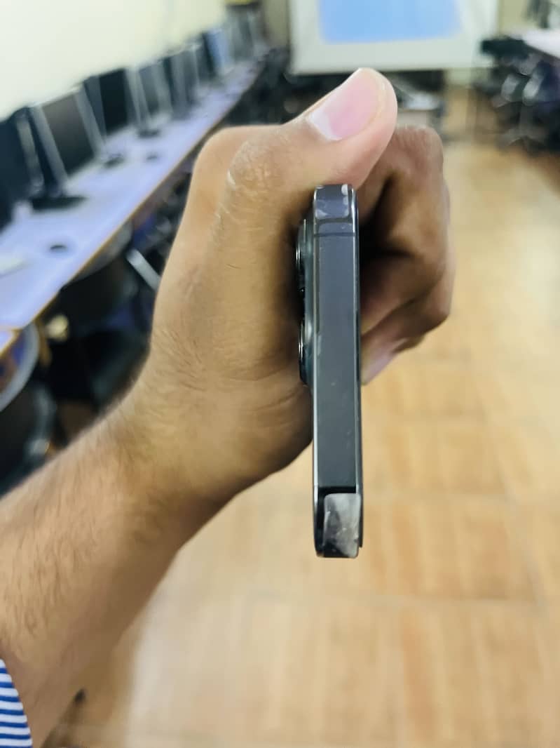 Apple iPhone 13 Pro 3