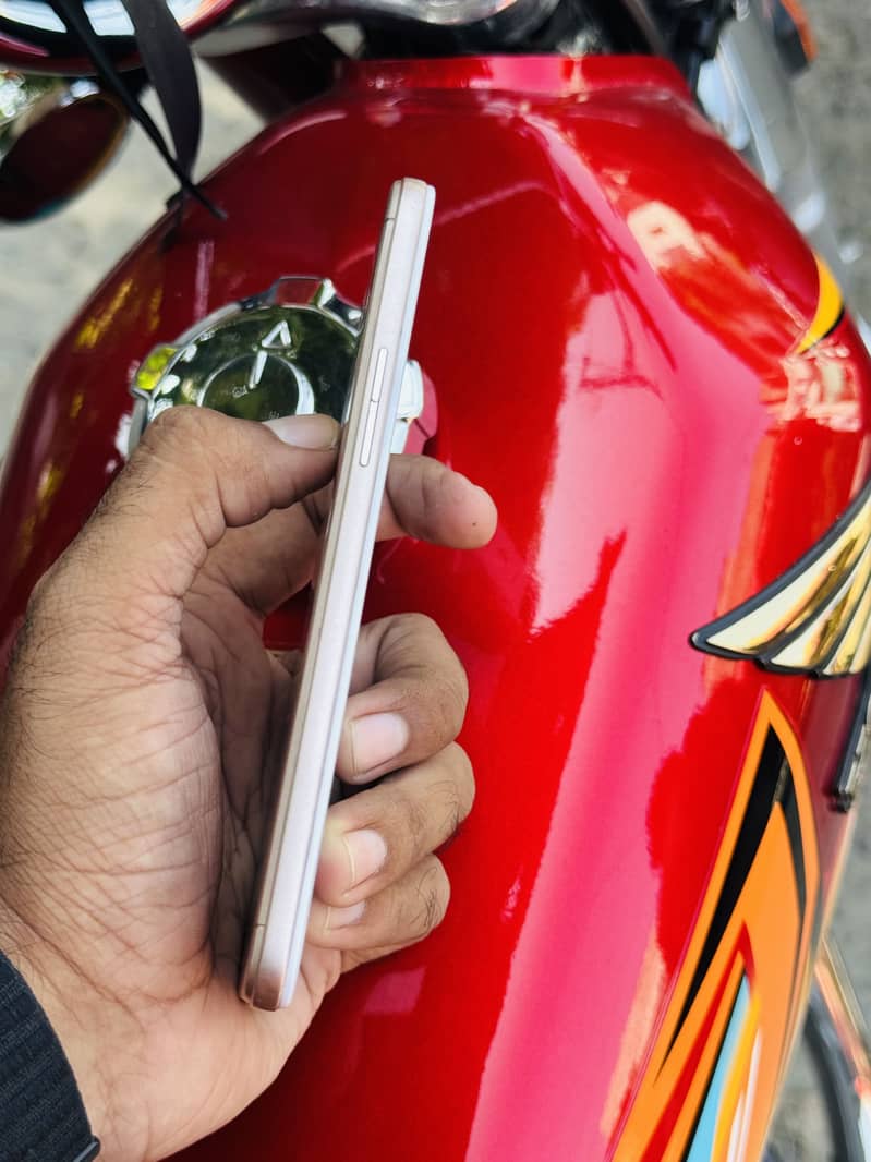 Oppo A57 2