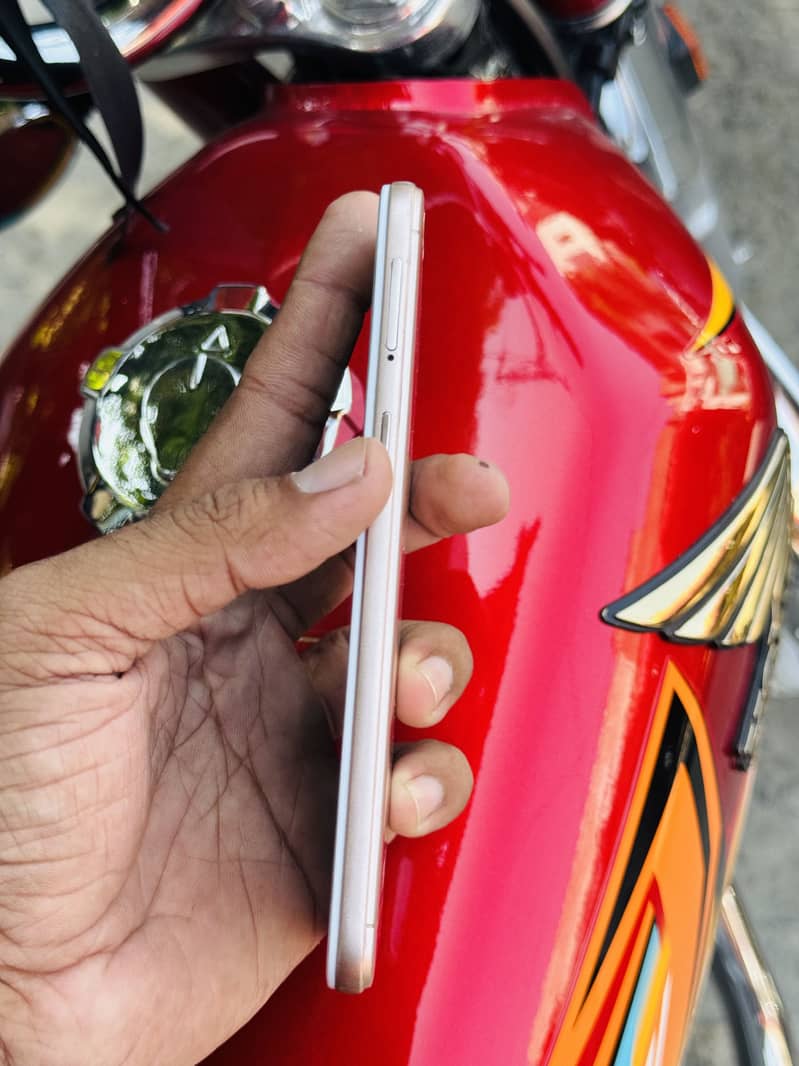 Oppo A57 3
