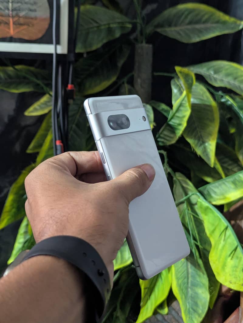 Google Pixel 7 4