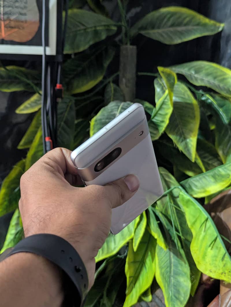 Google Pixel 7 5