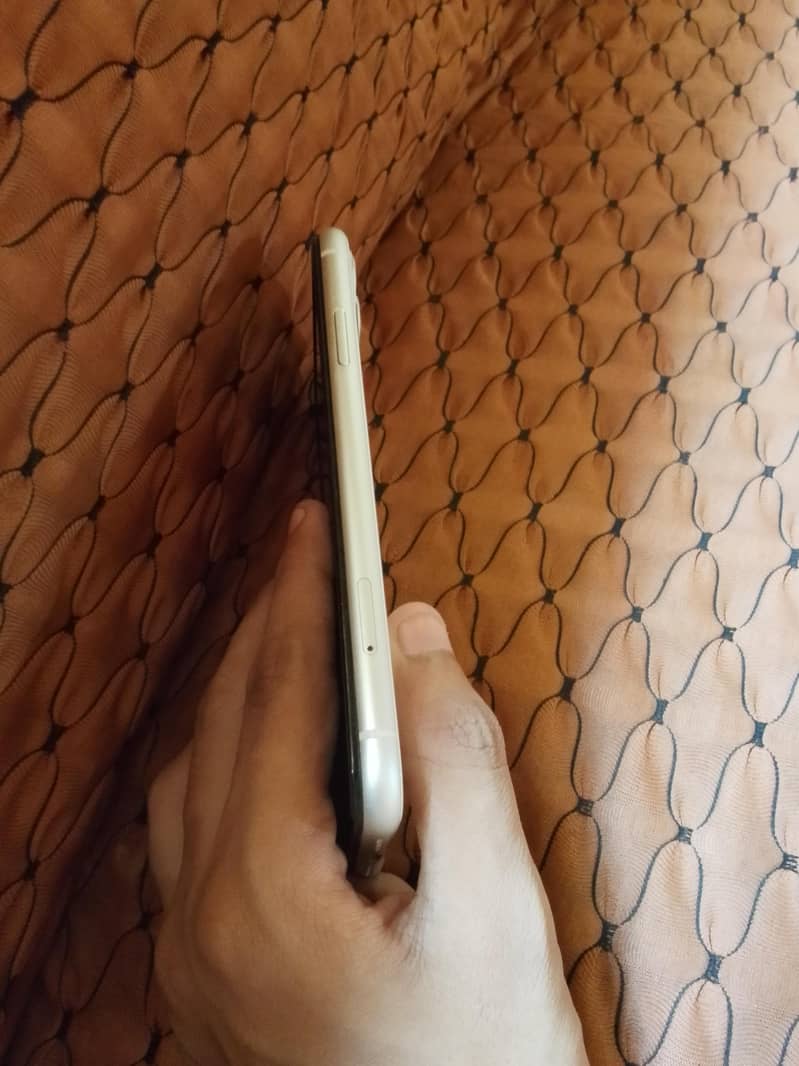 Apple iPhone 11 2