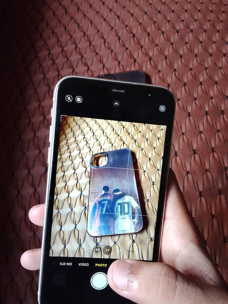 Apple iPhone 11 4