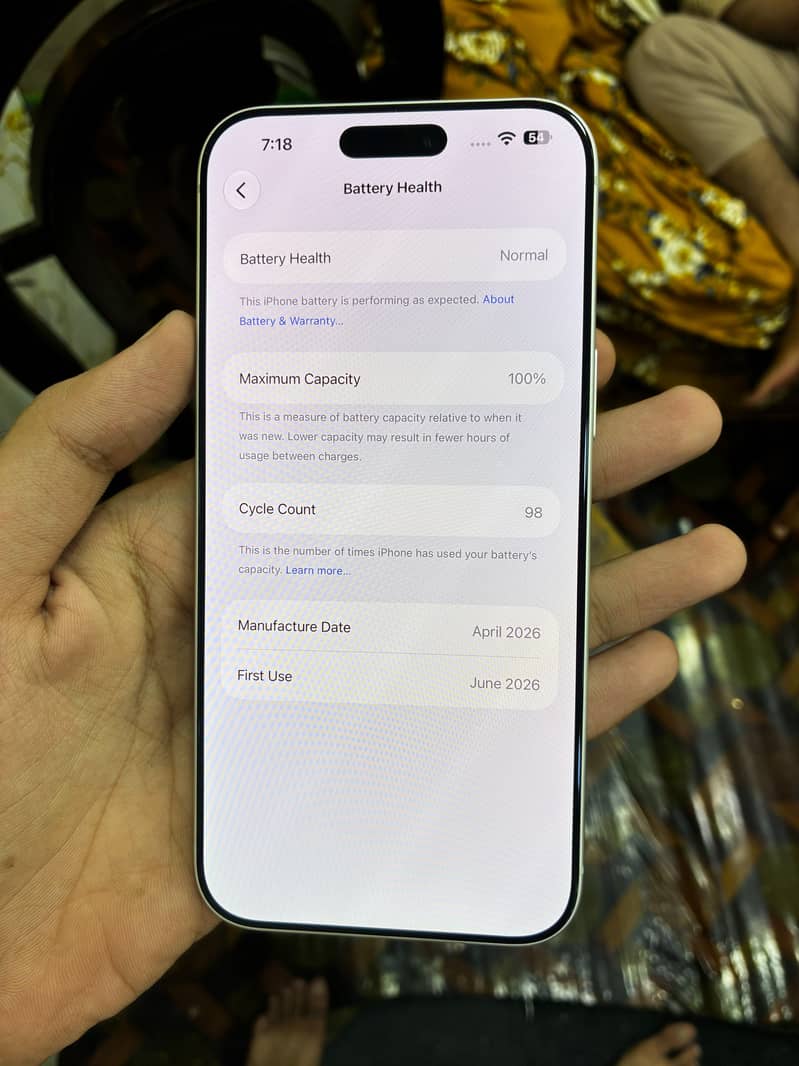 Apple iPhone 17 Pro Max 4