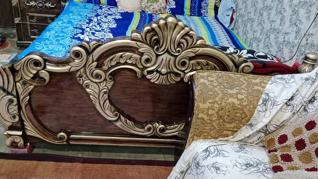 bed dressing table 4
