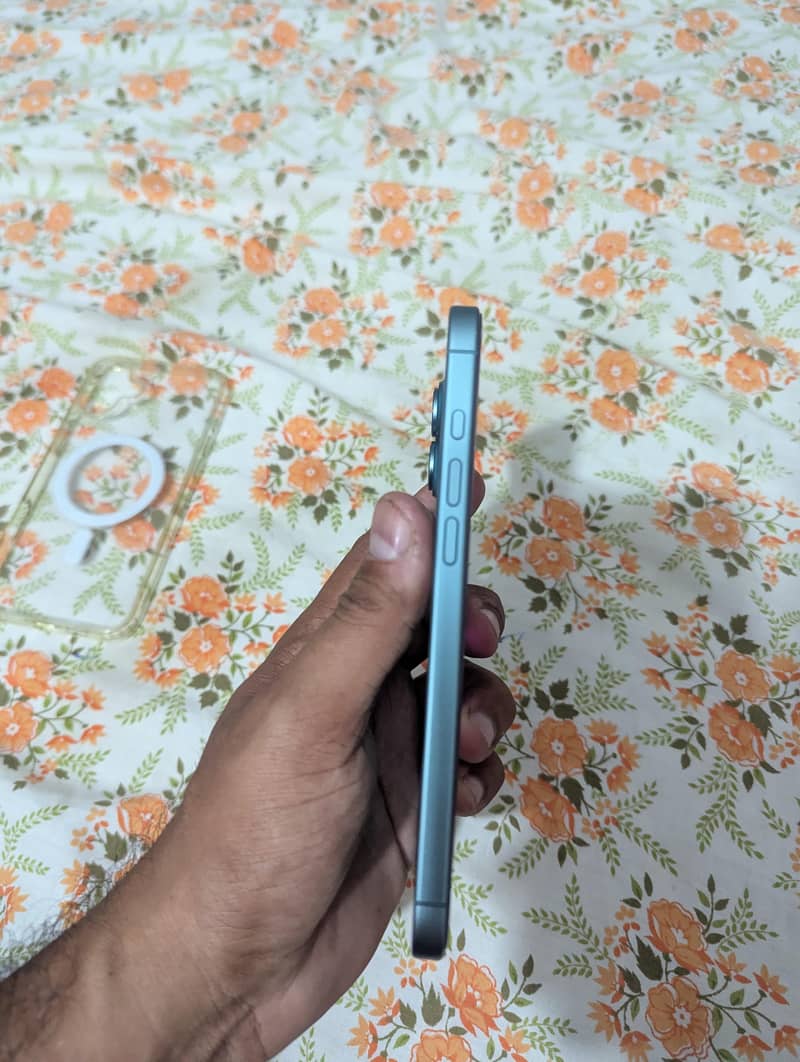 Apple iPhone 16 Plus 3