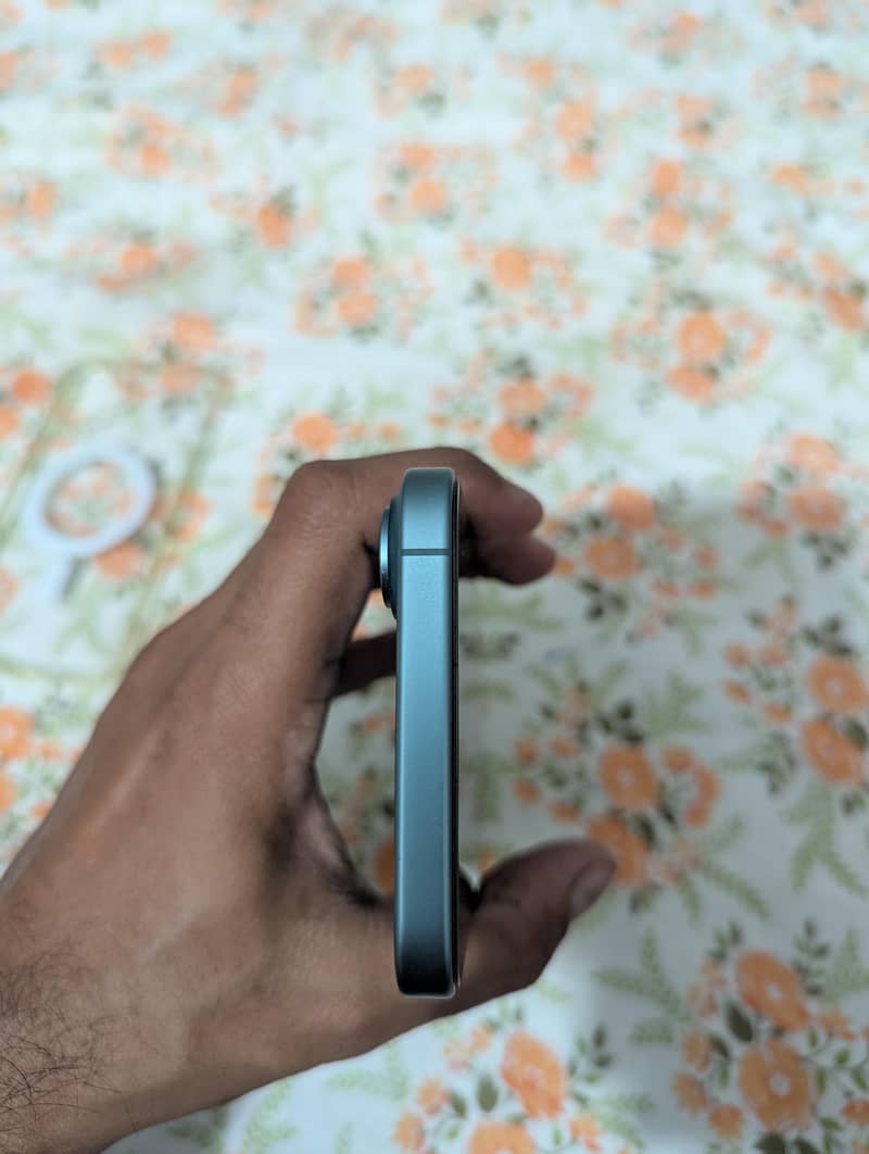 Apple iPhone 16 Plus 6