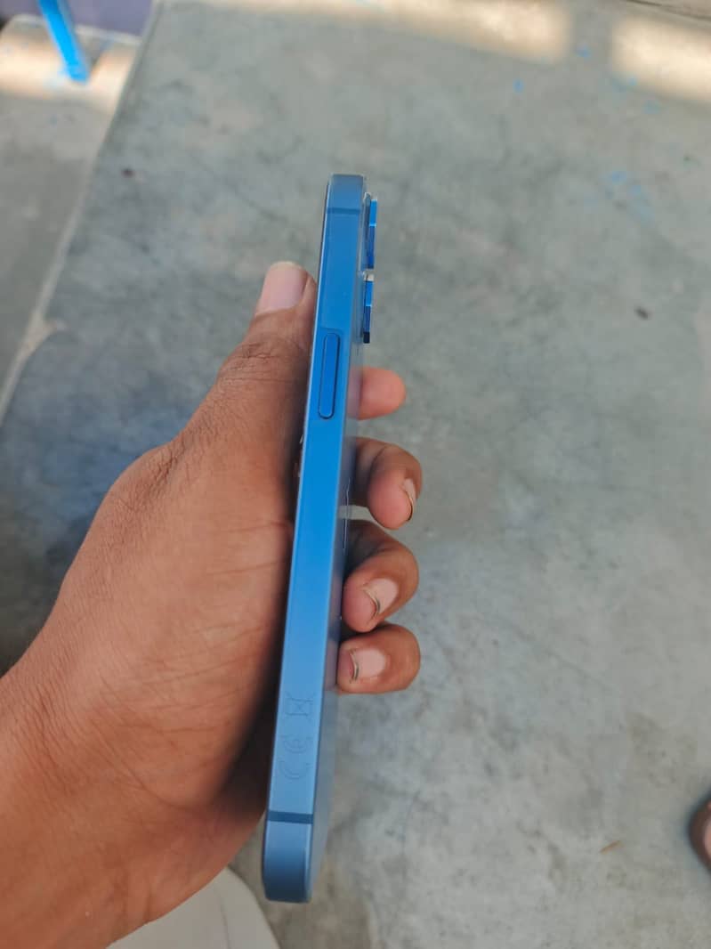 Apple iPhone 13 3