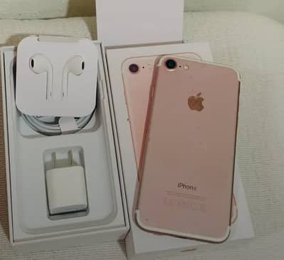 Apple iPhone 7 128 GB storage battery health 83%