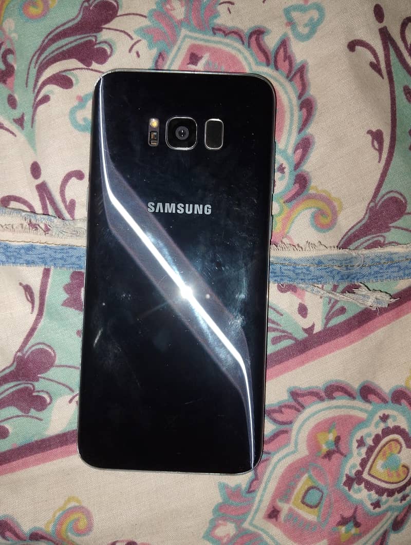 Samsung Mobile S8 Plus 4