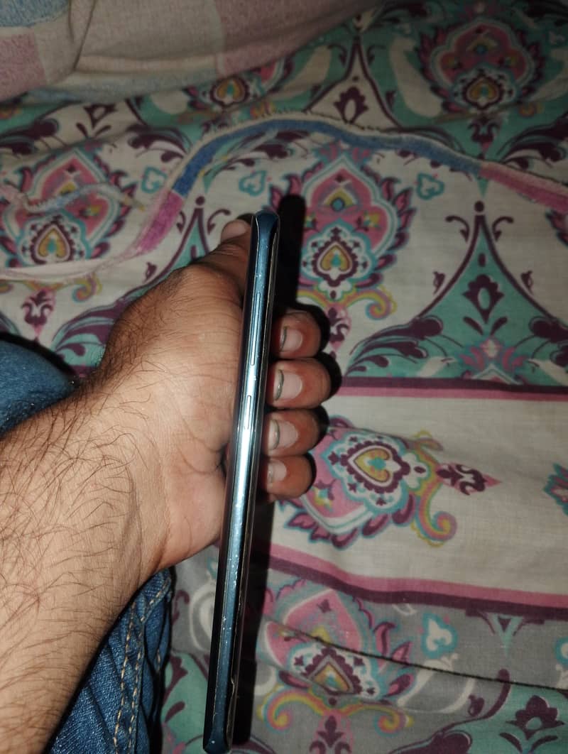Samsung Mobile S8 Plus 9