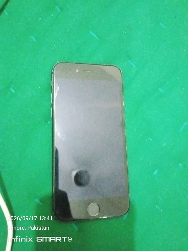 Apple iPhone 7 0