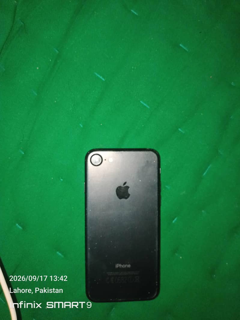 Apple iPhone 7 1
