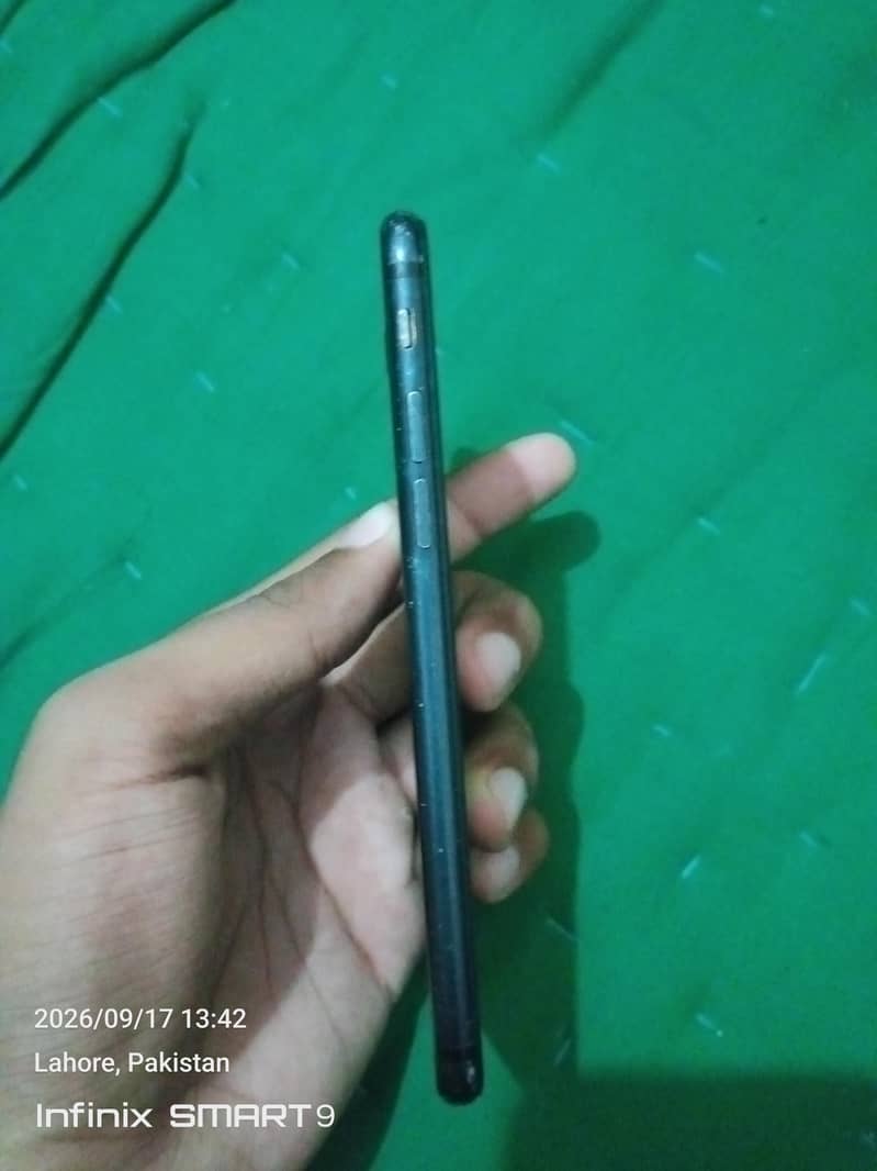 Apple iPhone 7 2