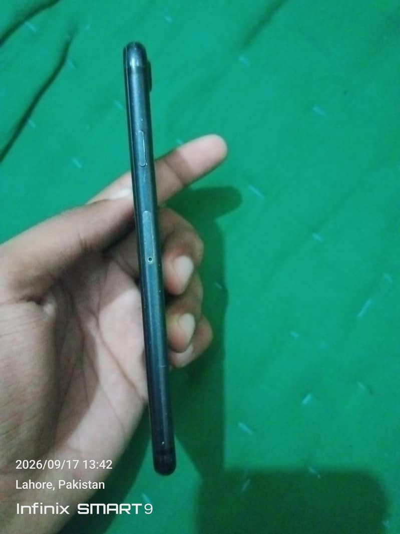 Apple iPhone 7 3
