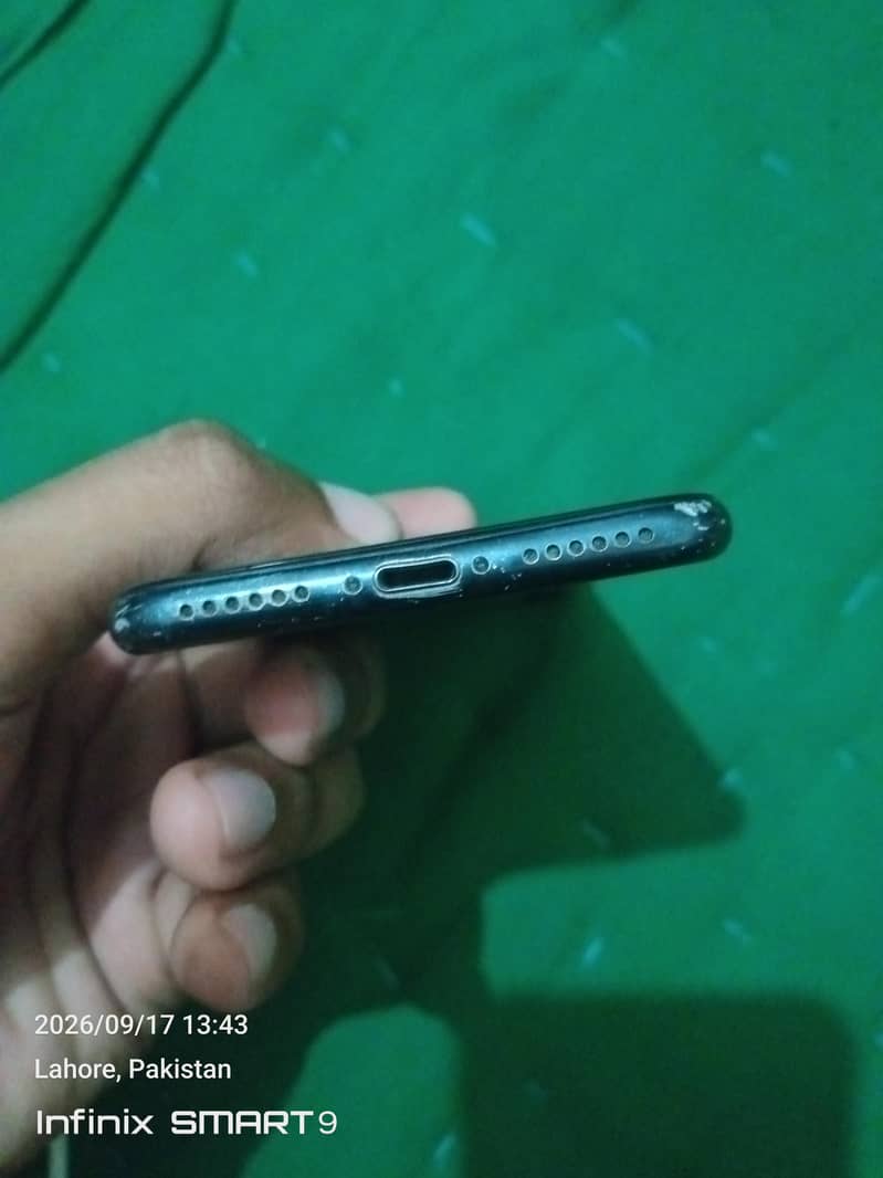 Apple iPhone 7 4