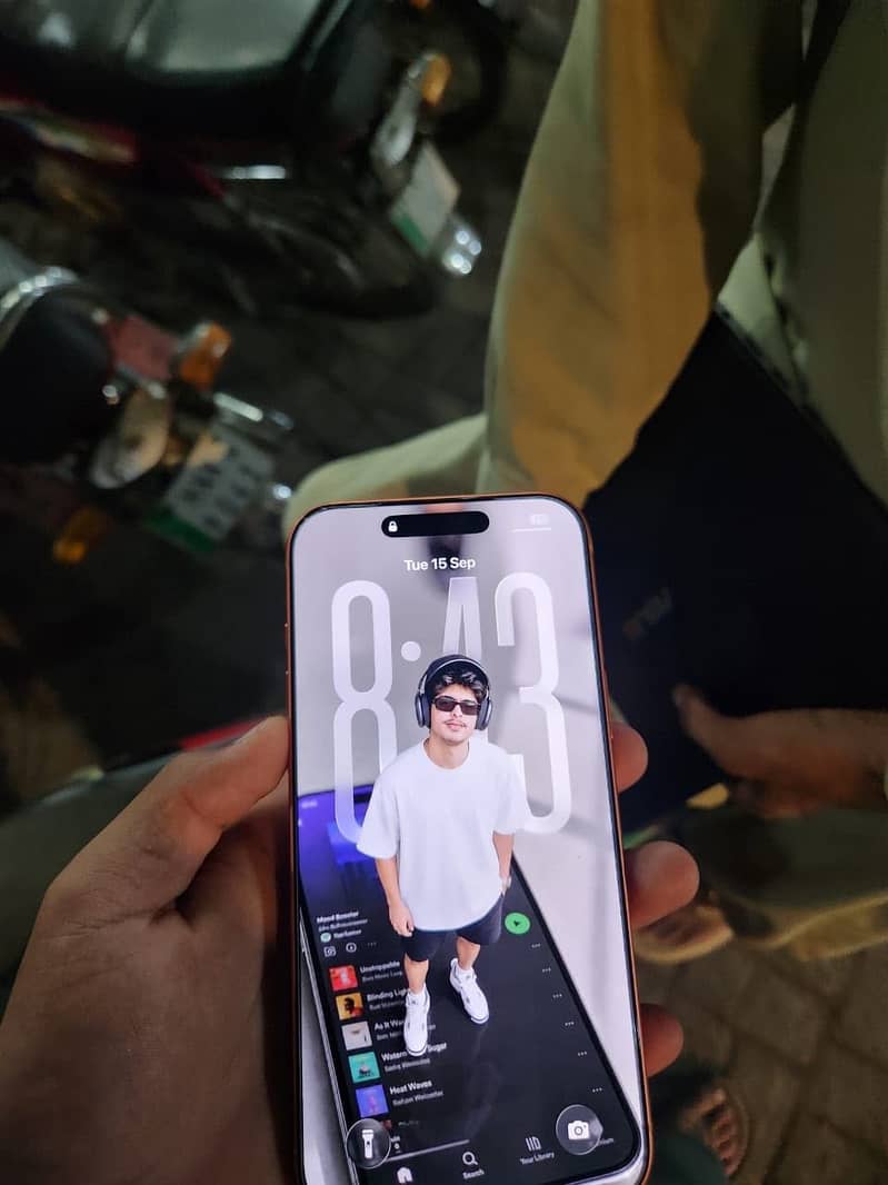 Apple iPhone 17 Pro Max 0