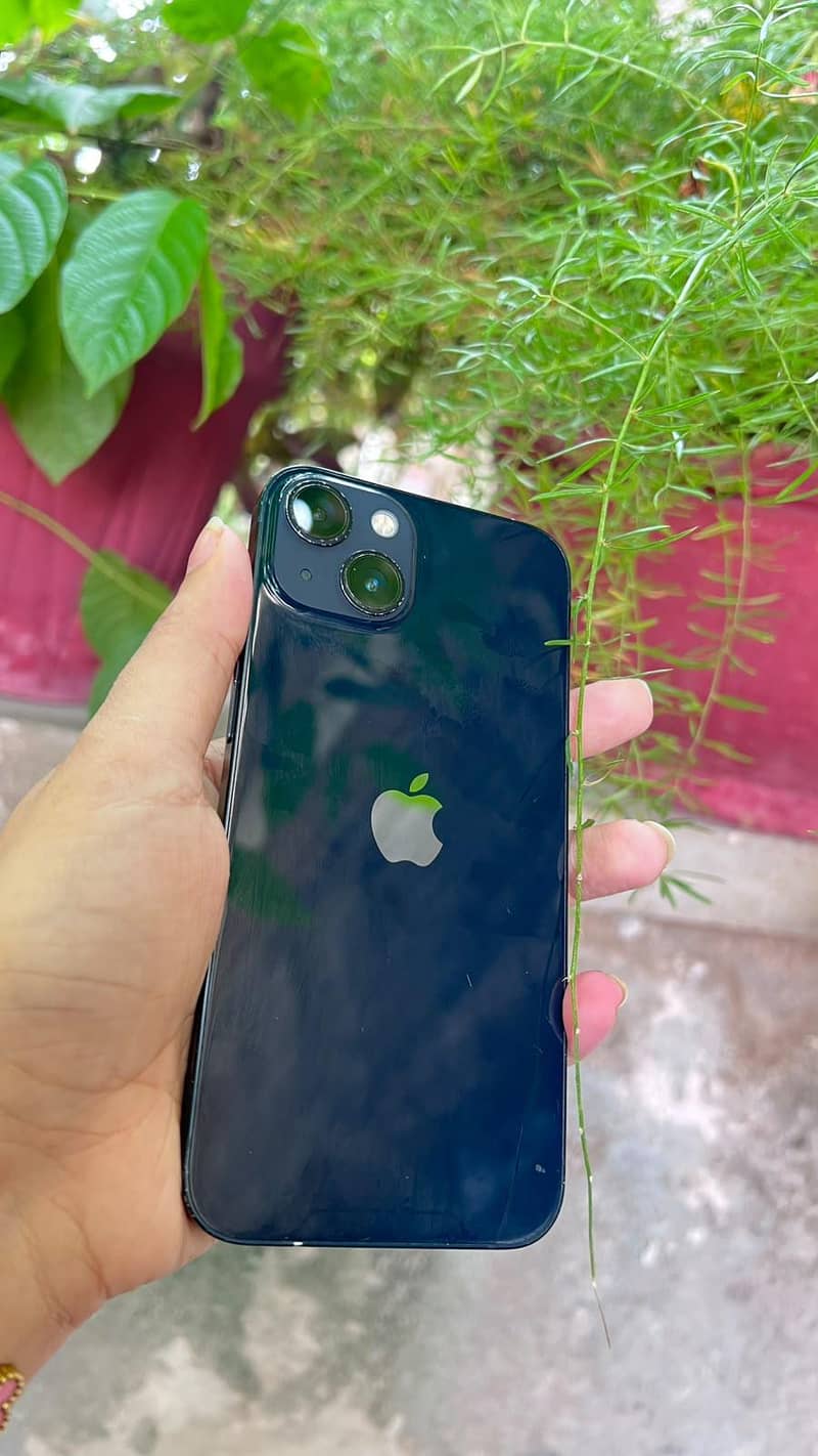 Apple iPhone 13 6