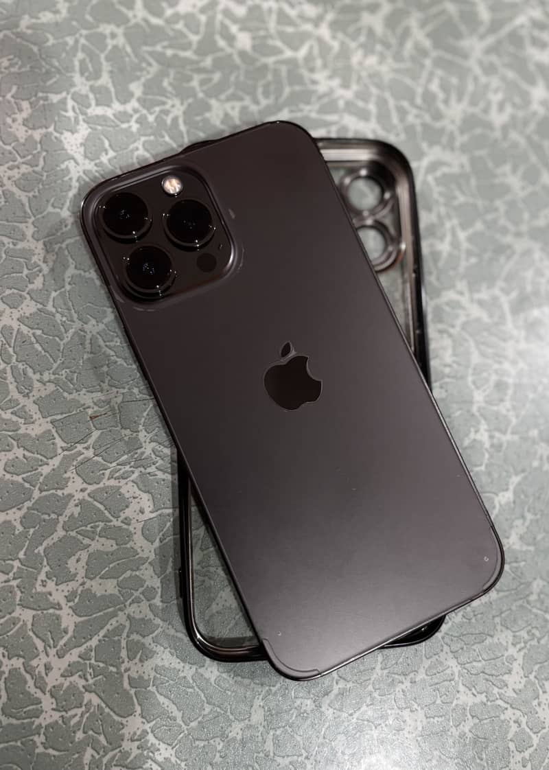 Apple iPhone 13 Pro Max 0