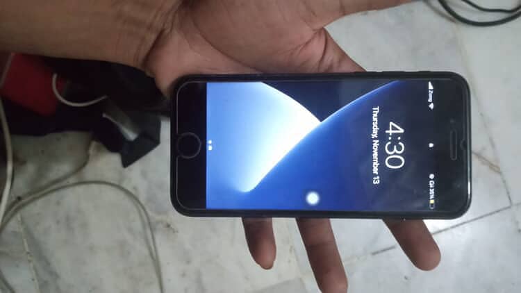 Apple iPhone 7 2