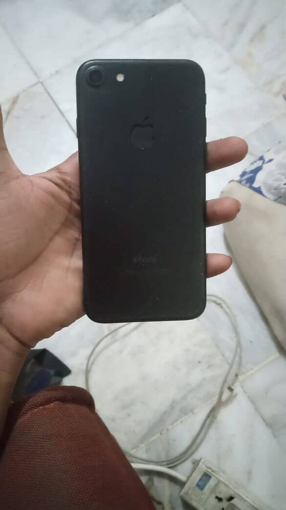 Apple iPhone 7 5