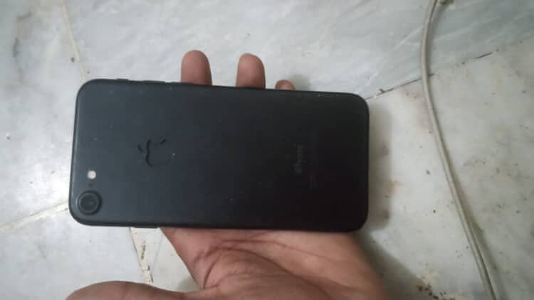 Apple iPhone 7 7