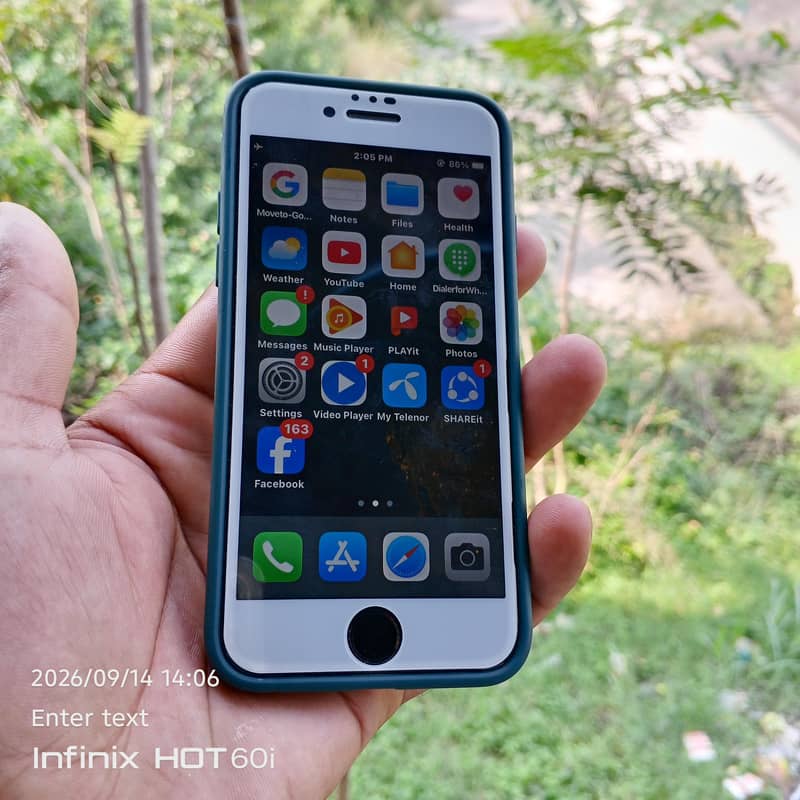 Apple iPhone 8 0