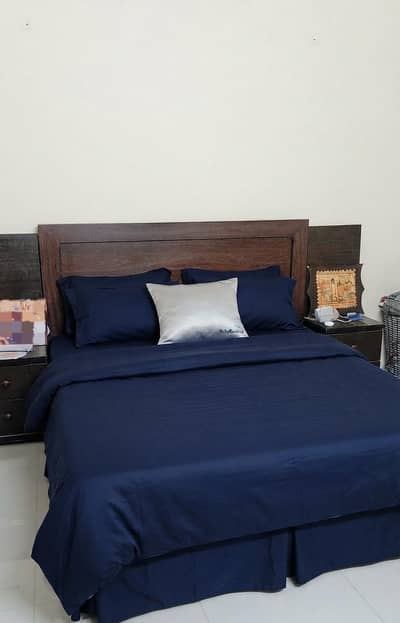 Bedroom set without mattress