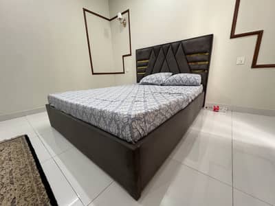 Queen size bed with mattress