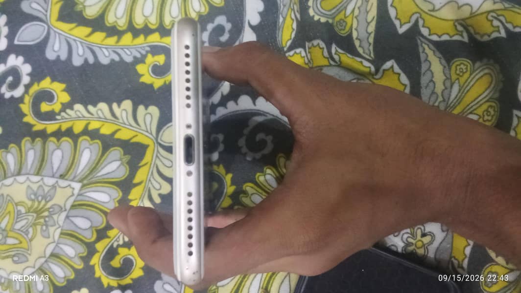Apple iPhone 7 Plus 3