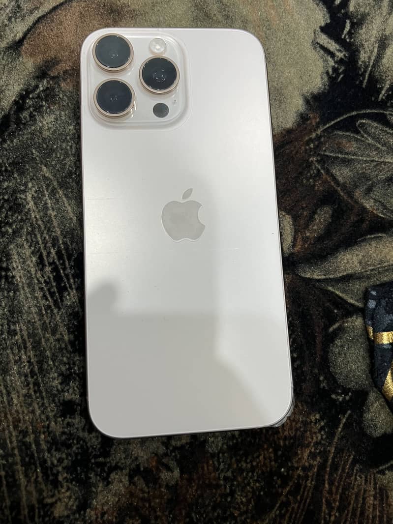 Apple iPhone 16 Pro Max 5