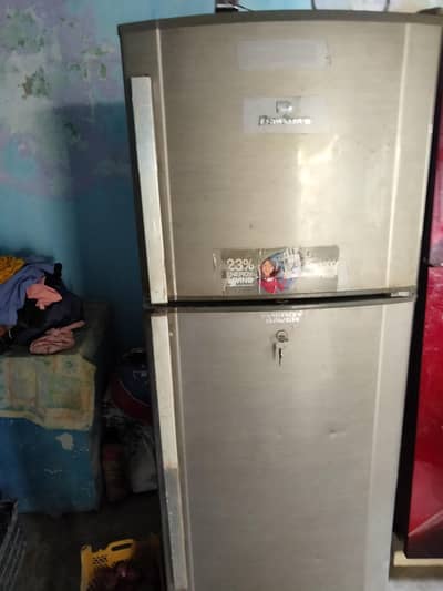 Downlace Refrigerater call what's ap 03133187913