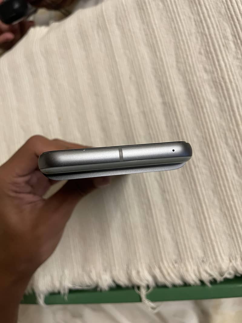 Google Pixel 8 3