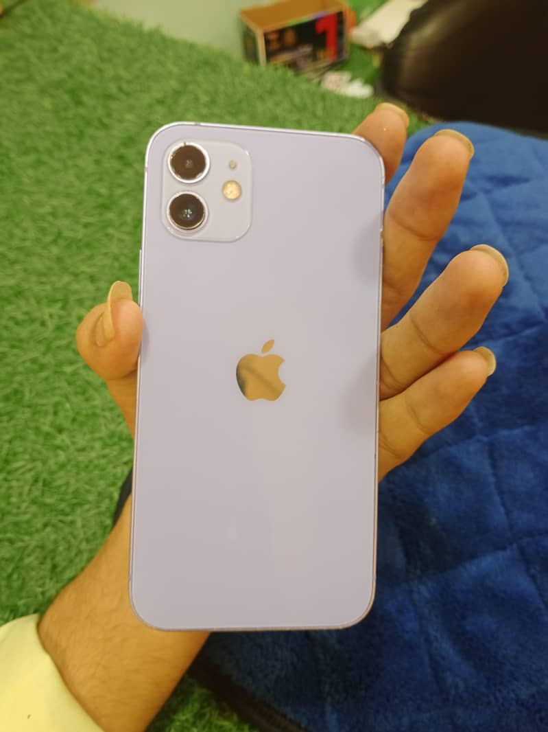 Apple iPhone 12 7
