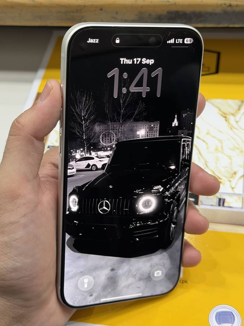 Apple iPhone 17 Pro Max 1