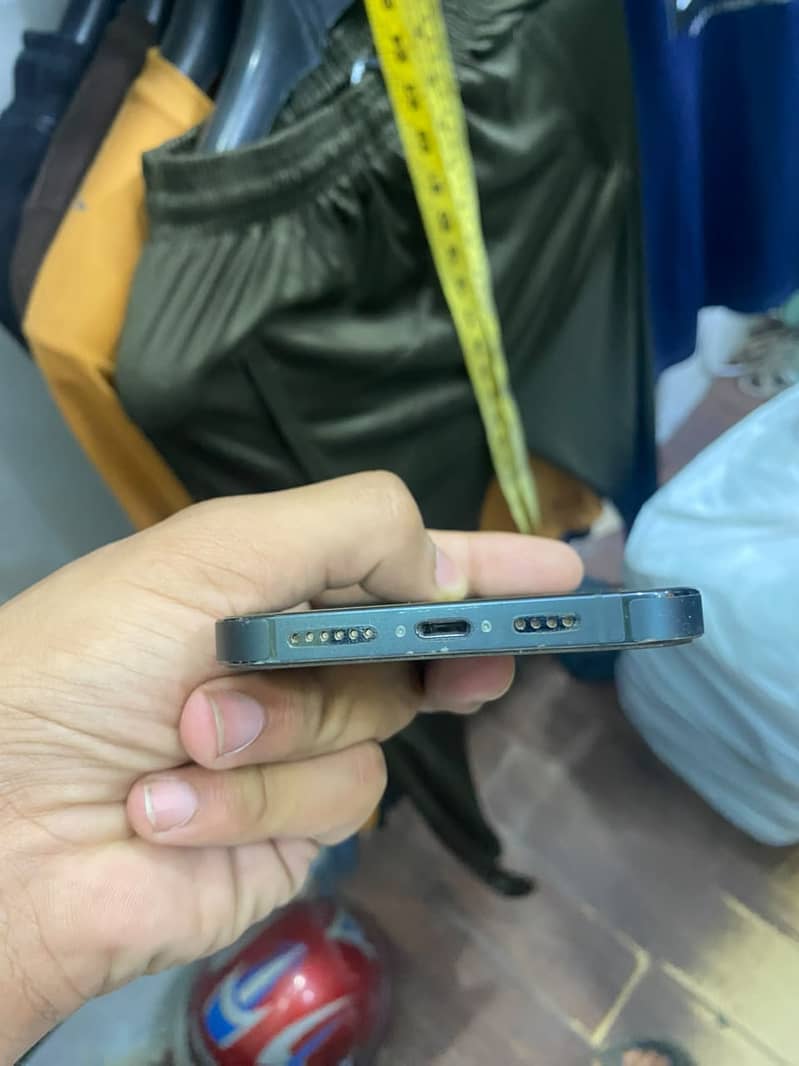 iPhone 13 Pro Max 4
