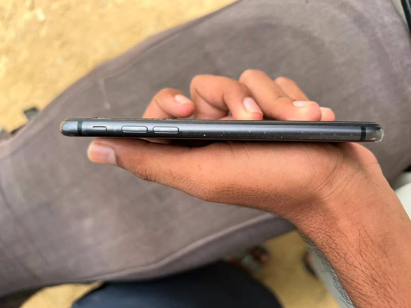 Apple iPhone 7 3