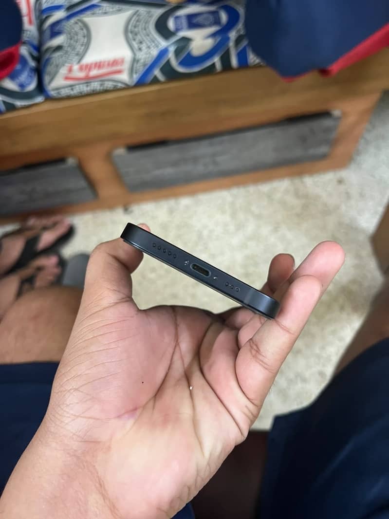 Apple iPhone 12 1