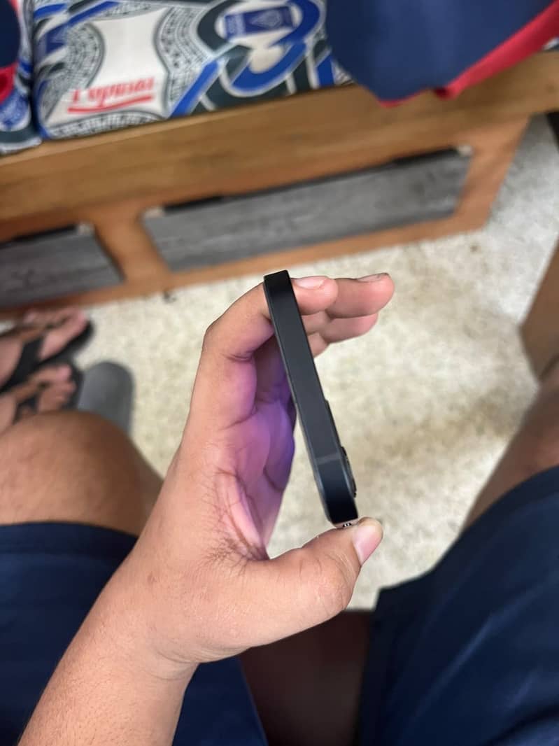 Apple iPhone 12 3