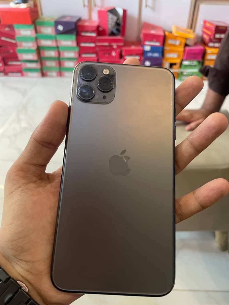 Apple iPhone 11 Pro Max 2