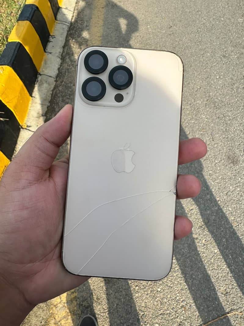Apple iPhone 16 Pro Max 0