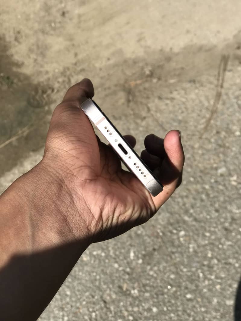 Apple iPhone 13 3